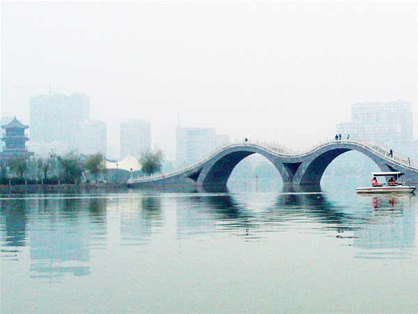 上車(chē)，帶你游玩帶你飛